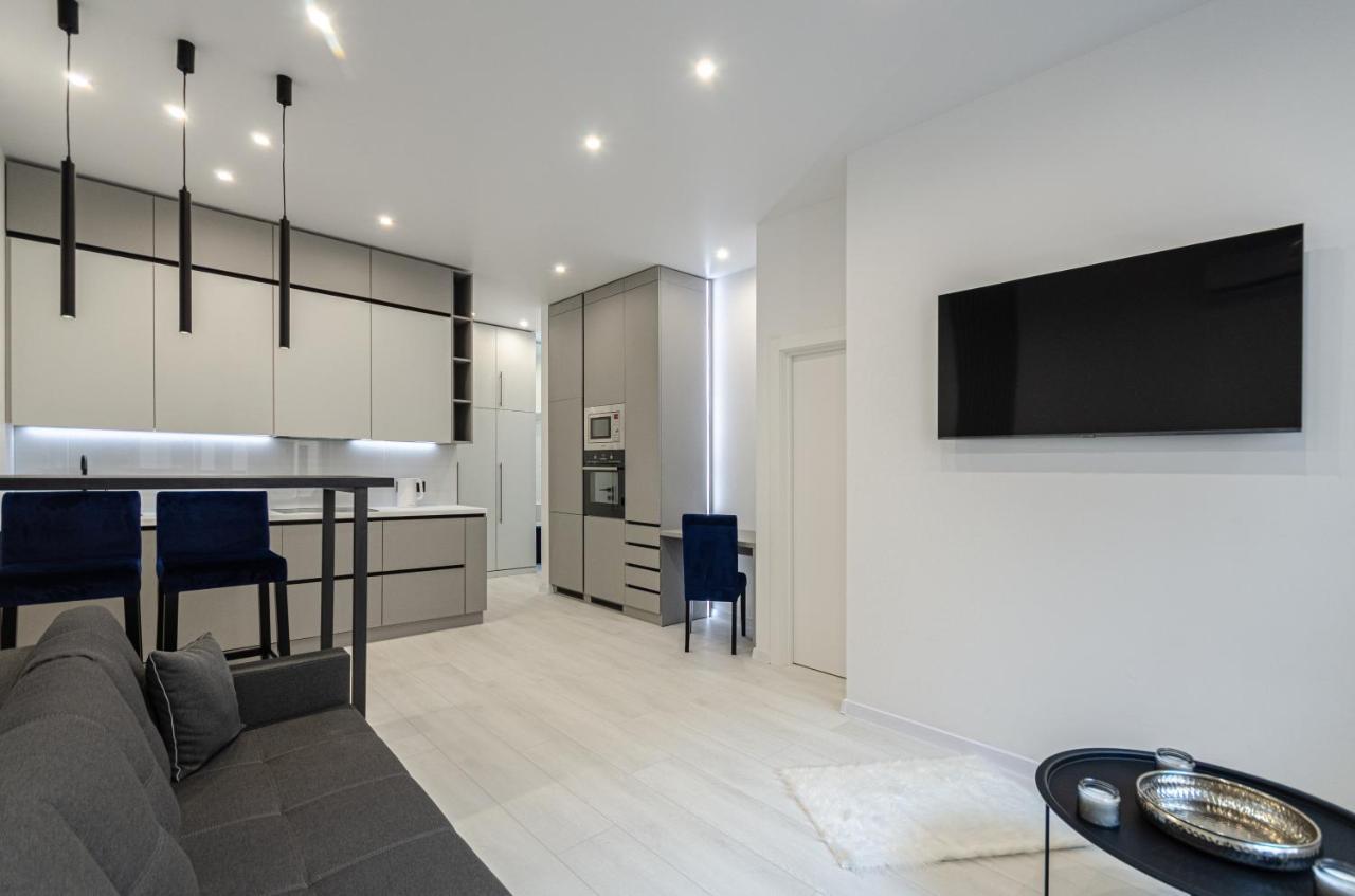 Petrovdom 166-3B In Beautiful Apartments In Rc "Yaroslaviv Grad" Kiew Exterior foto